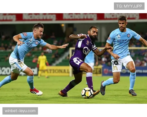 萨维奇展现超凡稳定性，关键战役助球队大放异彩