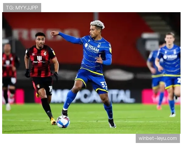 黄潜边路进攻风暴席卷赛场，稳健表现再夺胜利