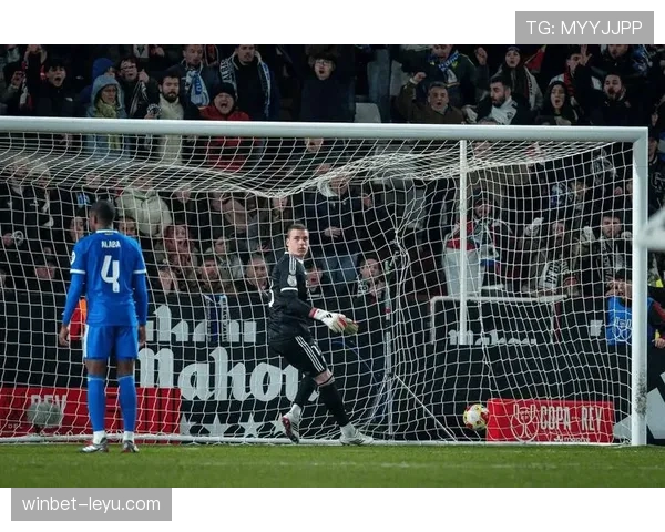 英超门将乔丹·皮克福德本赛季表现稳健 英超门将乔丹·皮克福德本赛季表现稳健