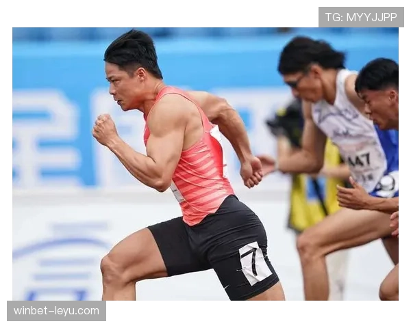 苏炳添那身材，运动员里唯一看着像去逛街顺便跑个步的...